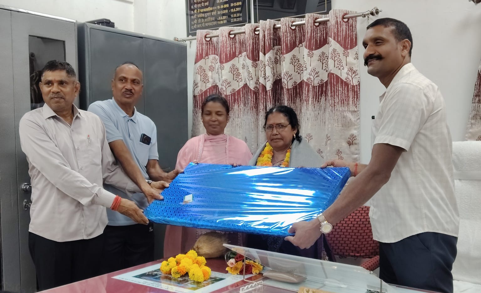 26 वर्षो की निष्कलंक सेवा के बाद प्रथम महिला नगर सैनिक कलावती साहू सेवानिवृत्त, भावुक माहौल में दी गई विदाई…….