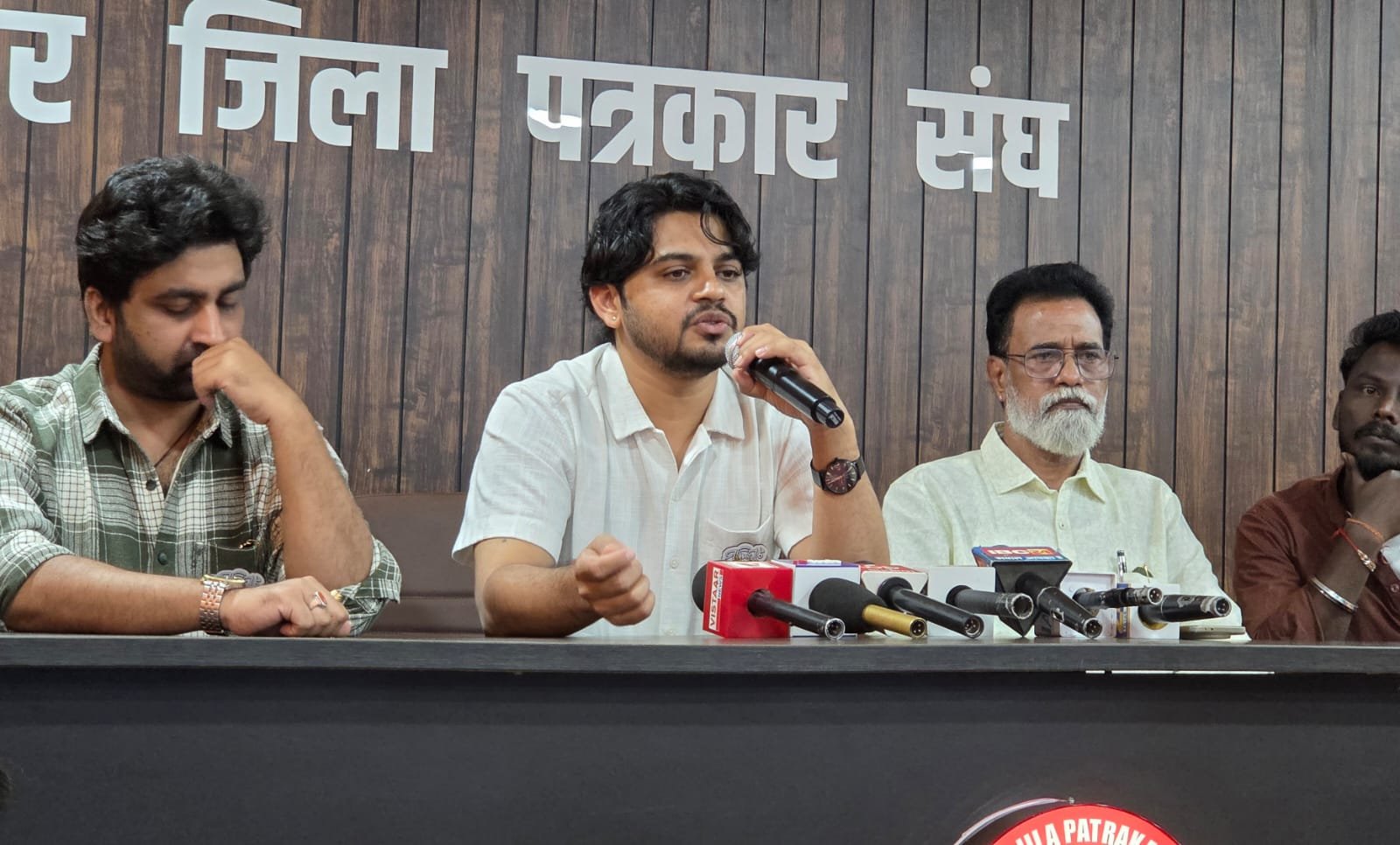 आदिवासी कल्चर, संस्कृति और रहन सहन पर ओड़िया में बनी फिल्म बस्तर में हुई रिलीज…..